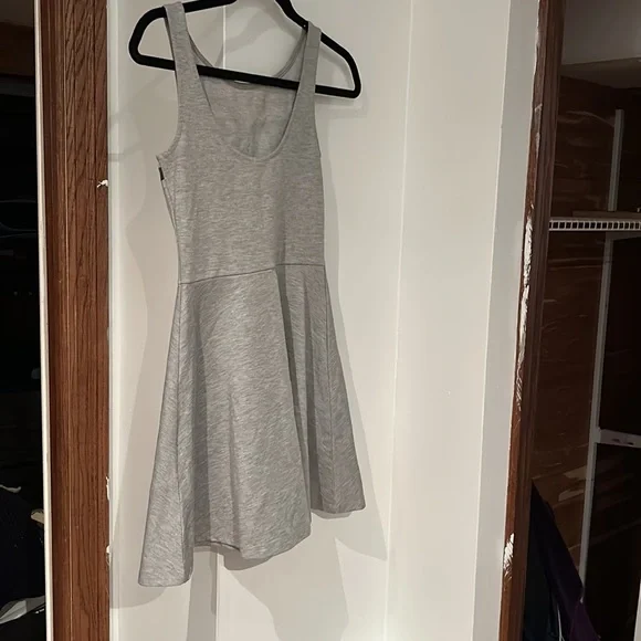 Divided dress - Picture 2 of 2